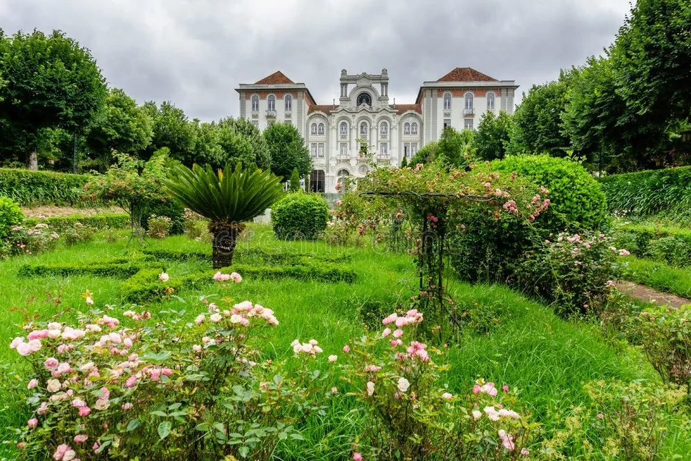 O Hotel Palace da Curia é uma construção da Belle Époque com jardins que lembram os jardins de Mr. Darcy em Orgulho e Preconceito — Foto: Divulgação