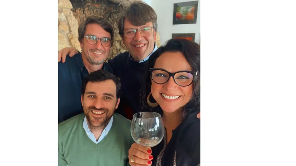 Com os enólogos Horácio Simões, Filipe Cardoso e José Caninhas do Projeto Trois — Foto: Acervo pessoal